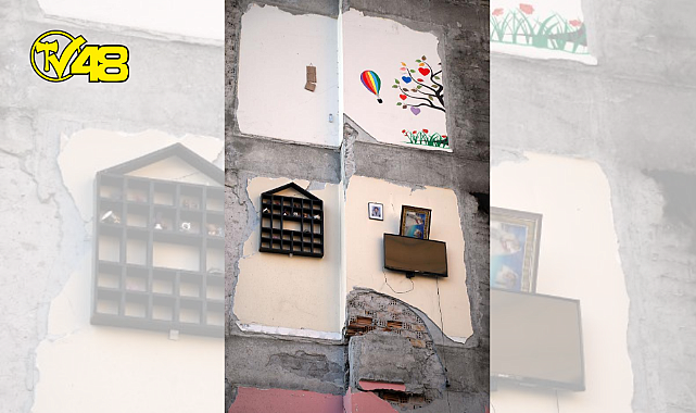 Hatay&#039;dan şaşkına çeviren görüntü! Yıkılan binanın iç duvarı, komşu binanın dış duvarı!