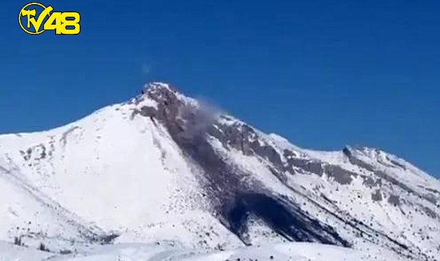 Kahramanmaraş&#039;ta deprem sonrası &#039;yanardağ&#039; paniği! &#039;Kocaman dağ yanıyor&#039;