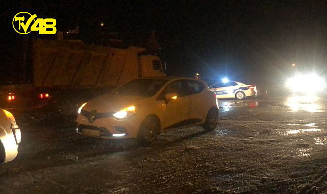 Muğla-Denizli karayolu ulaşıma kapandı