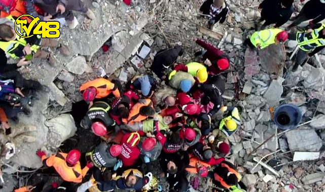 Son Dakika: Antakya&#039;da depremin 182&#039;nci saatinde 13 yaşındaki Kaan enkazdan sağ çıkarıldı