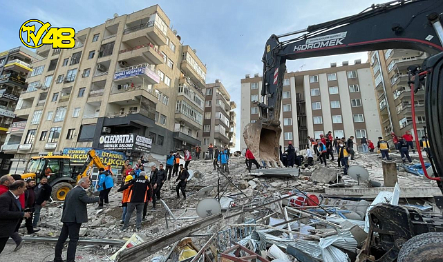 Şanlıurfa&#039;da 6 katlı bina çöktü