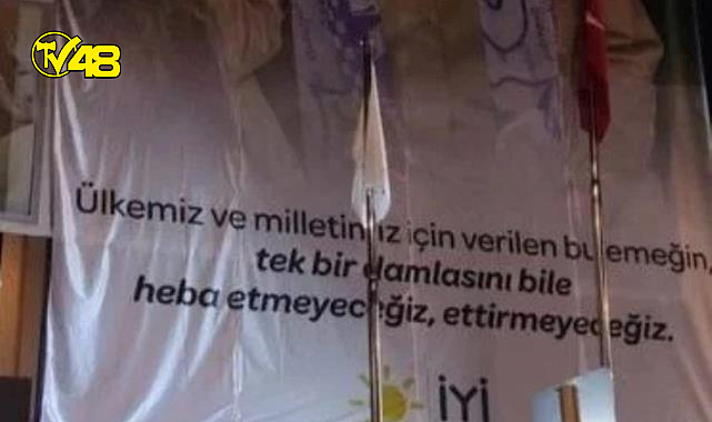 6&#039;lı Masa toplantısı sonrası İYİ Parti genel merkezine gece saatlerinde asılan afiş dikkat çekti