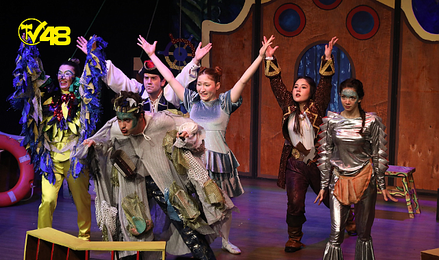 BBŞT DÜNYA TİYATROLAR GÜNÜNDE PERDELERİNİ AÇTI