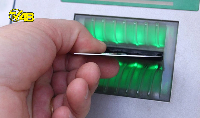 &quot;Ben Hızır Aleyhisselamım&quot; diyerek dolandırdı! Kır saçlı, beyaz sakallı ve kırmızı montlu suç makinesinin sabıka kaydı kabarık çıktı