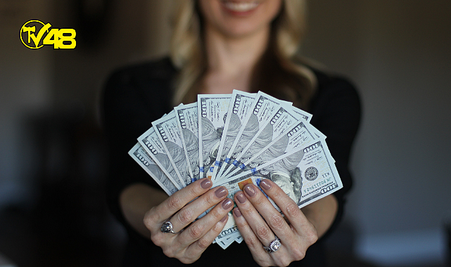 Bilim İnsanları Yanıtladı: Para Mutluluk Getirir mi?