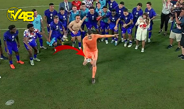 Daha önce görülmedi! ABD Milli Takım kalecisi, bebeğinin cinsiyetini patlattığı top sayesinde öğrendi