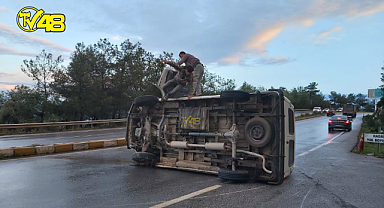 Güvercinlik'te kaza: araç yan devrildi!