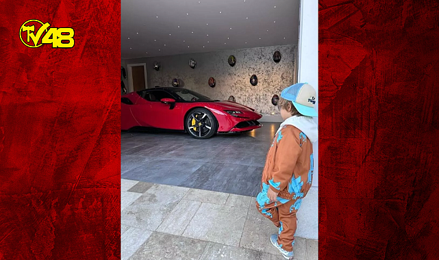 Kenan Sofuoğlu&#039;nun 4 yaşındaki oğlu 40 milyonluk arabayla piste çıktı