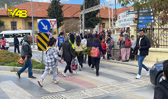 MİLAS&#039;TA BİR ARAÇ DİLENCİ ÇOCUĞA ÇARPTI