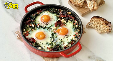 Sahanda peynirli ıspanaklı yumurta tarifi