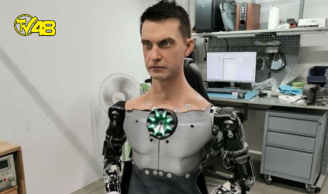 Yüzde yüz insana benzeyen robot yapıldı