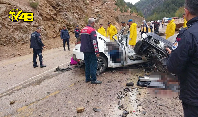 Adana&#039;nın Saimbeyli ilçesinde heyelan meydana geldi! Üzerine kaya devrilen araçtaki 4 öğretmen yaşamını yitirdi