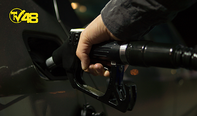BENZİNDE YENİ MÜJDE! MOTORİNE 47 KURUŞ İNDİRİM BEKLENİYOR