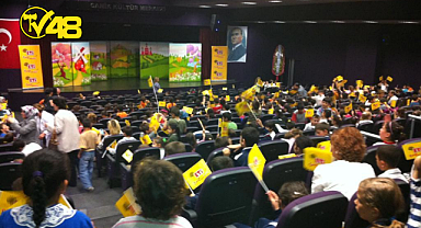 ÇOCUK TİYATROSU, 23 NİSAN'DA DEPREM BÖLGESİNDE ÇOCUKLAR İLE BULUŞUYOR