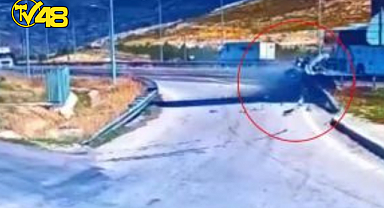 DİNLENME TESİSİNE GİRMEK İSTEYEN ŞÖFÖR BARİYERLERE OK GİBİ SAPLANDI! 3 KİŞİ YARALANDI