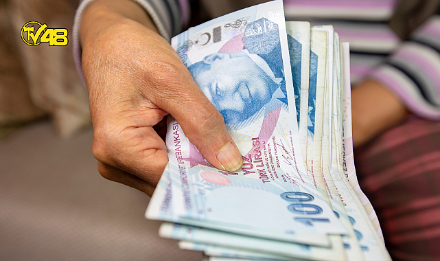 EMEKLİ MAAŞI VE BAYRAM İKRAMİYESİ ÖDEMELERİ BAŞLIYOR!