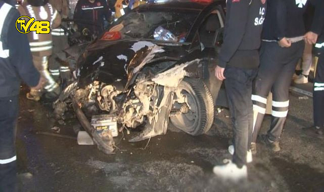 HATALI SOLLAMA, ZİNCİRLEME KAZAYA YOL AÇTI: 1 ÖLÜ, 5 YARALI