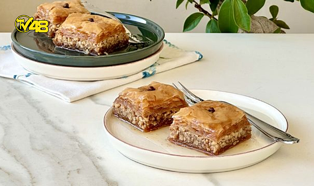 KARANFİLLİ CEVİZLİ BAKLAVA NASIL YAPILIR?