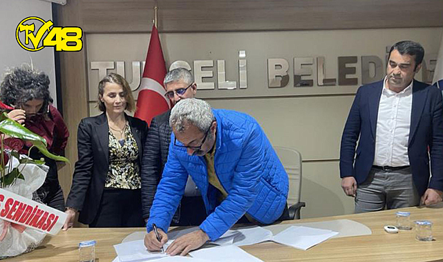 Komünist belediye işçilerin çalışma saatlerini düşürüp yüzde 85 zam yaptı