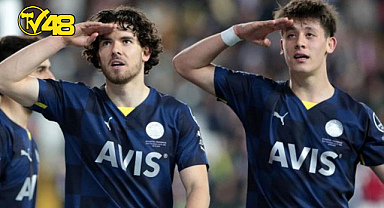 SON DAKİKA: FENERBAHÇE, SİVASSPOR'U DEPLASMANDA 3-1'LİK SKORLA MAĞLUP ETTİ