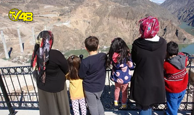 Suya gömülen anılarını böyle izlediler