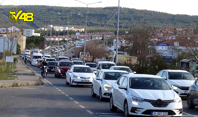 Trafik tıkandı, uzun kuyruk oluştu