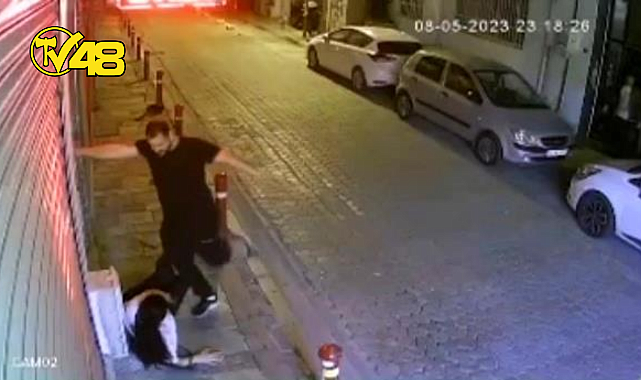 SOKAK ORTASINDA ESKİ SEVGİLİSİNİ ÖLDÜRESİYE DÖVDÜ