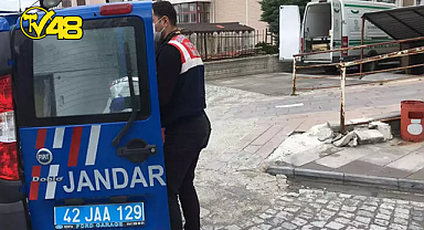 YOL KENARINDA NAYLONA SARILIP YAKILMIŞ 2 CESET BULUNDU