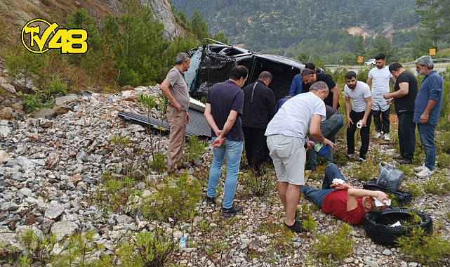 ESKİ EKONOMİ BAKANI NİHAT ZEYBEKCİ MUĞLA&#039;DA TRAFİK KAZASI GEÇİRDİ