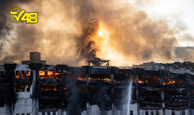 İSTANBUL BAŞAKŞEHİR&#039;DEKİ FABRİKADA YANGIN ÇIKTI