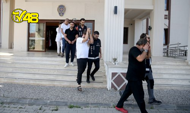 MUĞLA&#039;DA FETÖ ÜYESİ OLDUKLARI İDDİA EDİLEN 6 KİŞİDEN 3&#039;Ü TUTUKLANDI