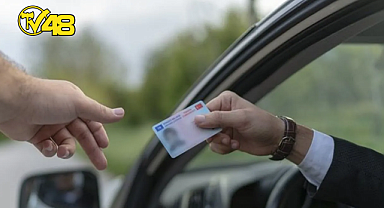 SÜRÜCÜLER DİKKAT! BUNU YAPANLARIN EHLİYETLERİNE 5 YIL EL KONULACAK