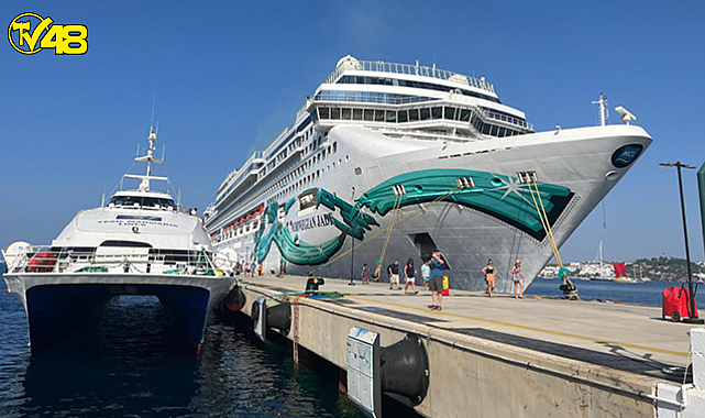 BAHAMALAR BAYRAKLI NORWEGİAN JADE BODRUM&#039;U ZİYARET ETTİ!