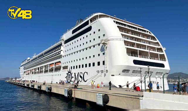 BODRUM&#039;A DEV KRUVAZİYER GEMİSİ GELDİ
