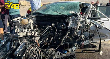 İKİ OTOMOBİL KAFA KAFAYA ÇARPIŞTI: UZMAN ÇAVUŞ HAYATINI KAYBETTİ, 7 KİŞİ YARALANDI