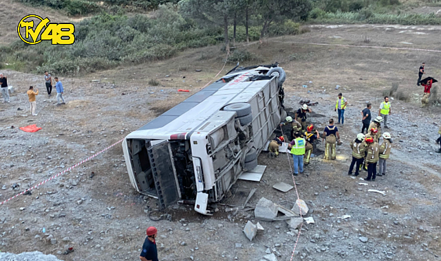 İSTANBUL HAVALİMANI PERSONELLERİNİ TAŞIYAN SERVİS KÖPRÜDEN UÇTU