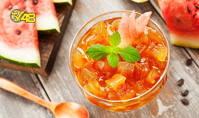 &quot;KARPUZUN DA REÇELİ OLUR MU?&quot; DEMEYİN! İŞTE ÇOK LEZZETLİ KARPUZ REÇELİ TARİFİ