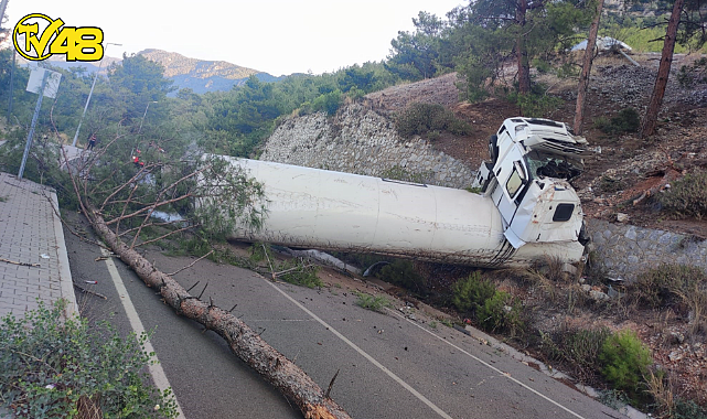 MUĞLA&#039;DA DOĞALGAZ YÜKLÜ TANKER UÇURUMDAN YUVARLANDI
