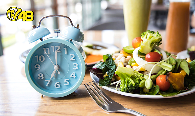 ARALIKLI ORUÇ DİYETİ: SAĞLIKLI BESLENMENİN YENİ TRENDİ