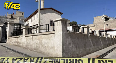 KARISINI ÖLDÜRÜP ÇOCUKLARINI YARALAYAN ADAM , CAMİ AVLUSUNDA İNTİHAR ETTİ!