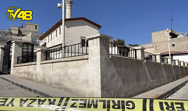 KARISINI ÖLDÜRÜP ÇOCUKLARINI YARALAYAN ADAM , CAMİ AVLUSUNDA İNTİHAR ETTİ!