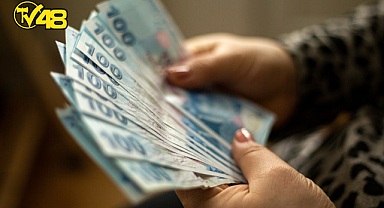 EMEKLİLERE 5 BİN TL İKRAMİYE VERİLMESİNİ ÖNGÖREN MADDE TBMM'DE KABUL EDİLDİ