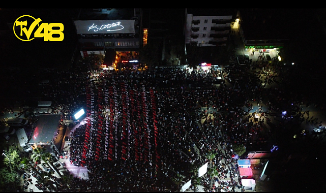 KORAY AVCI KONSERİYLE TÜRKİYE&#039;NİN 100. YIL COŞKUSUNA REKOR KATILIM!
