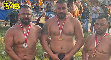 KULA'DA MİLASLI PEHLİVANLAR KÜRSÜDE YERLERİNİ ALDI