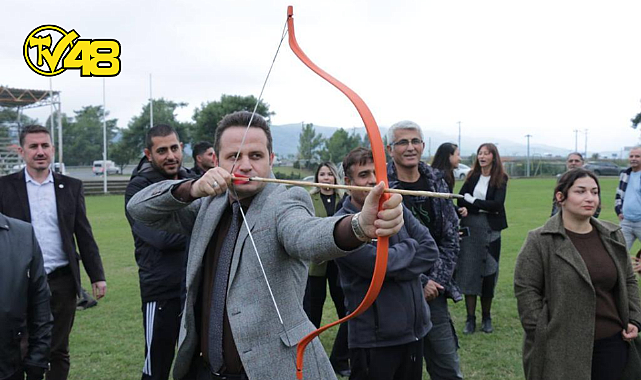 MUĞLA&#039;DA ÖĞRETMENLER OK ATTI