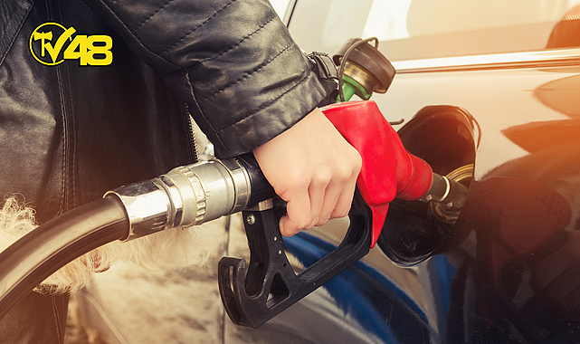 BENZİNE 2 LİRA 30 KURUŞ, MOTORİNE 2 LİRA 17 KURUŞ ZAM GELDİ