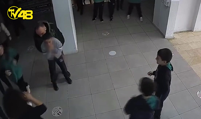 NEFES BORUSUNDA YİYECEK KALAN ÖĞRENCİYİ ÖĞRETMENİ "HEİMLİCH MANEVRASI" İLE KURTARDI