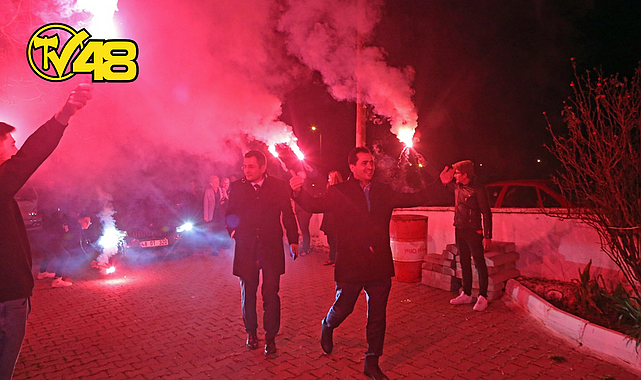 AK PARTİ MENTEŞE BELEDİYE BAŞKAN ADAYI BALLI, MEŞALELERLE KARŞILANDI