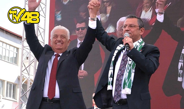 ÖZGÜR ÖZEL OSMAN GÜRÜN&#039;E ÖVGÜLER YAĞDIRDI, YENİ BİR GÖREV TEKLİF ETTİ