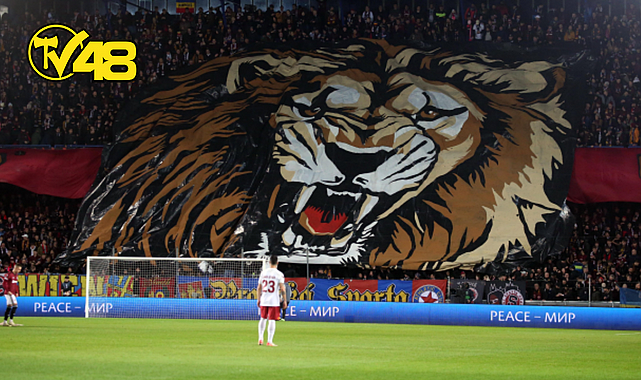 SPARTA PRAGLI TARAFTARLARDAN SKANDAL PANKART! &quot;ÇEK ASLANI TÜRK ETİNE AÇ&quot;